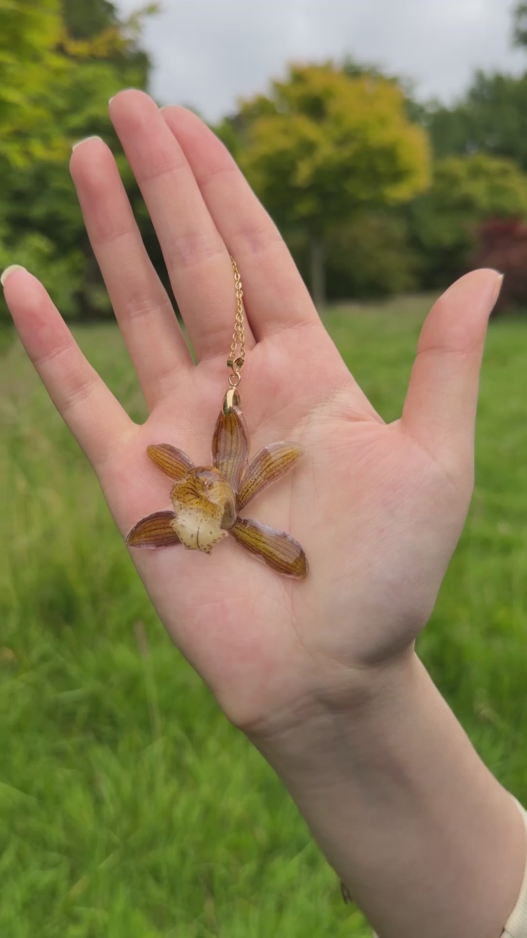 Amber Orchid Necklace ✨